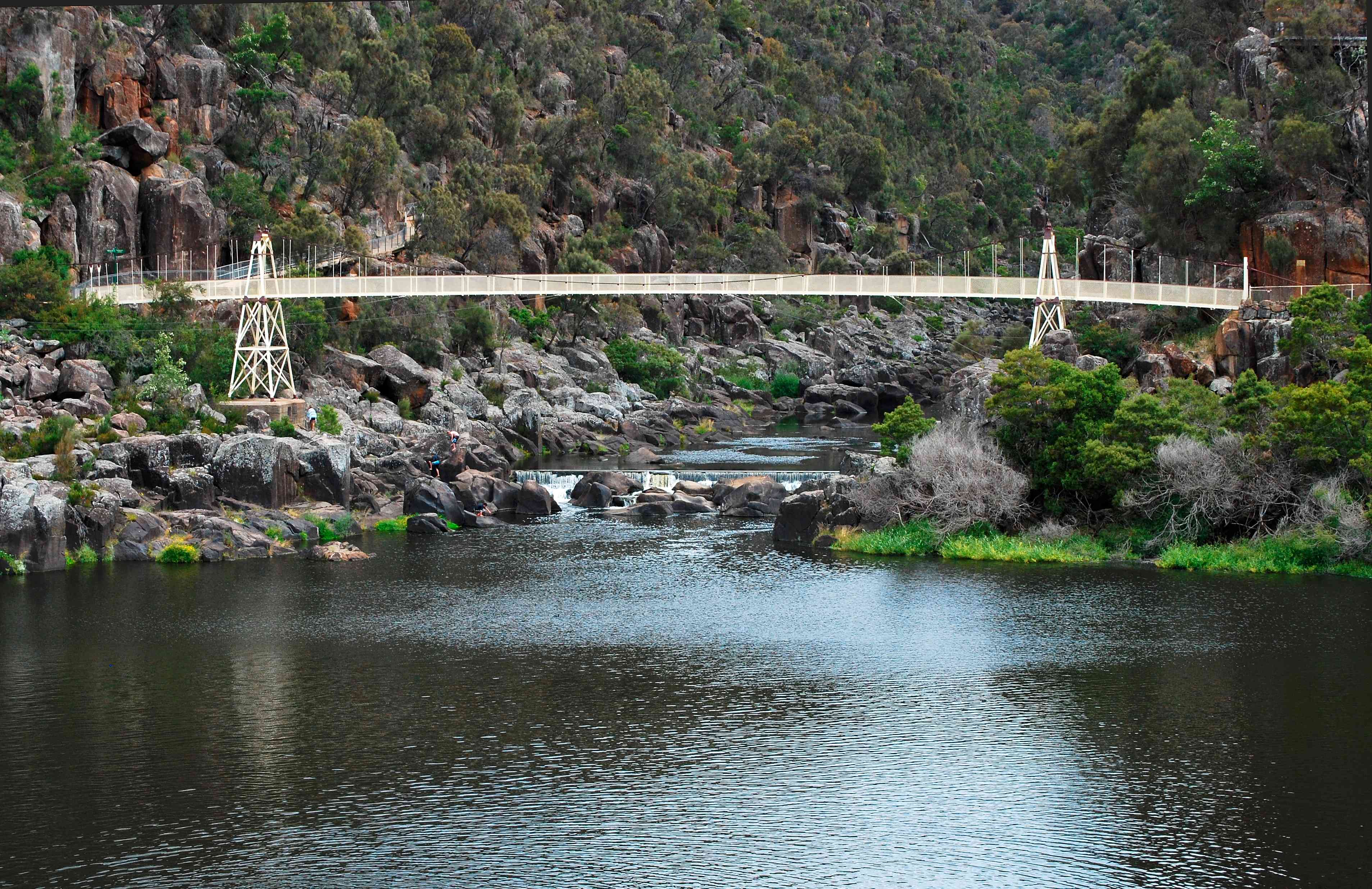알렉산드라 현수교 (Alexandra Suspension Bridge)